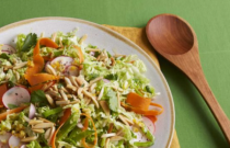 Salada de repolho sem maionese de inspiração asiática