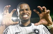 Botafogo vence o Grêmio e assume a liderança do Brasileirão