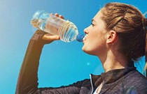 O que acontece quando bebemos 3,5 litros de água por dia?