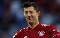 Lewandowski dá show e Bayern se classifica