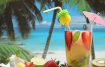 Aprenda a fazer 3 drinks detox com água de coco