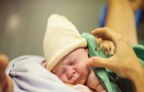Como os sentidos se desenvolvem nos recém-nascidos