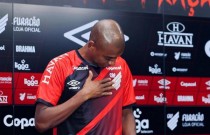 Fernandinho retorna ao Athletico-PR