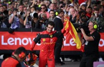 Carlos Sainz vence em Silverstone