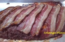 Rocambole de carne moída com bacon, experimente!