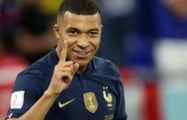 O francês Mbappé assumiu a artilharia da Copa do Mundo de 2022 com 5 gols