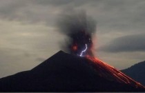 Registros raros flagram relâmpagos vulcânicos