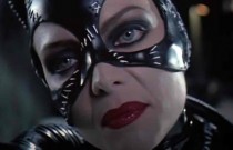 Intérprete da Mulher-Gato em ‘Batman – O Retorno’ aparece aos 64 anos no Instagram