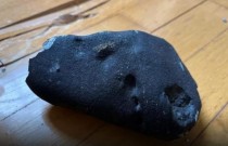 Meteorito que abriu buraco em casa nos EUA tem identidade confirmada