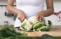 6 alimentos saudáveis ​​​​que são brancos (com receitas)