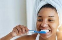 A nova tendência louca na internet é congelar pasta de dentes