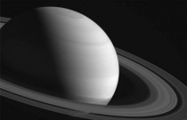Anéis de Saturno podem ter surgido de colisão entre luas