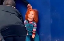 Boneco Chucky é preso por “ameaçar” pessoas com uma faca no México
