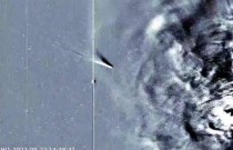 Vídeo mostra cometa Nishimura sendo golpeado por jato de plasma solar
