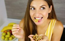 Existem benefícios em comer nozes e sementes todos os dias?