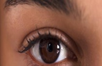 Coçar o olho pode descolar a retina? 10 mitos e verdades sobre a saúde ocular
