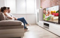 Como determinar a distância da TV para o sofá do jeito certo?