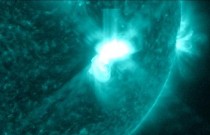 Mancha solar monstruosa é vista em fotos espetaculares