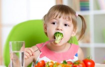 Alimentação na infância: guia completo para pais e responsáveis