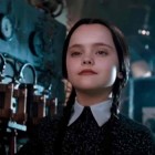 A Família Addams: Atriz que interpretou a Wandinha Addams no filme está com 42 anos