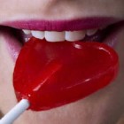 Conheça os alimentos que provocam cáries nos dentes