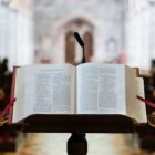 Brasil tem mais templos religiosos do que prédios de educação e saúde