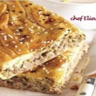 Torta de massa folhada com carne moída e alho poró.