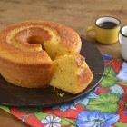 Bolo de fubá com laranja e erva doce