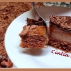 Bolo mousse de chocolate cremoso e delicioso, confira!