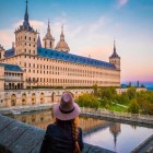O Mosteiro do Escorial inclui palácio, mosteiro, em San Lorenzo de Escorial