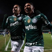 Palmeiras vence o Coritiba no Couto Pereira e volta à liderança do Brasileirão