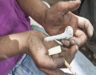 Por que as pessoas se tornam dependentes de drogas?