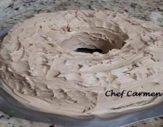 Bolo de manteiga com cobertura sensacional, experimente!