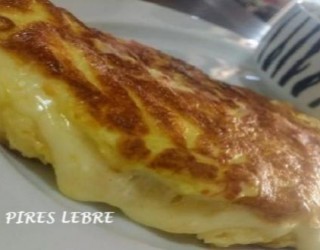 Omelete perfeita com queijo, experimente!