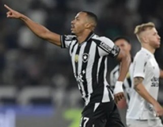 Botafogo vence o Ceará e chega ao G-6 do Brasileirão