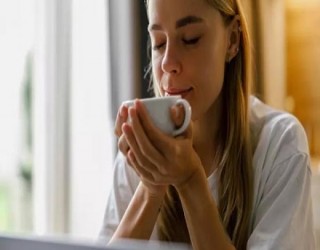 Energético, café e treino intenso: combinação acende alerta cardíaco