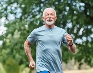 Atividade física pode proteger o cérebro contra o Alzheimer? Entenda o que se sabe