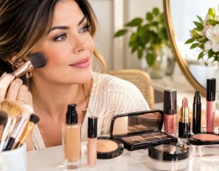 Make perfeita: qual é a ordem correta para aplicar a maquiagem?