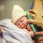Como os sentidos se desenvolvem nos recém-nascidos