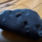 Meteorito que abriu buraco em casa nos EUA tem identidade confirmada