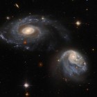 Par de galáxias brilhantes e interativas são estudadas pelo Hubble