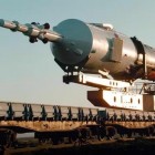 Como é a arma nuclear espacial que a Rússia estaria construindo?