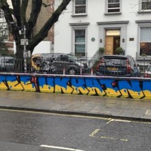 Muro dos estúdios de Abbey Road recebe mensagens de paz pela Ucrânia