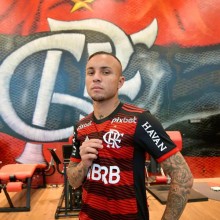 Flamengo acerta com Everton Cebolinha