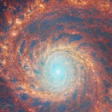 James Webb captura imagem impressionante da Galáxia Redemoinho