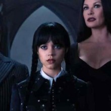 De onde vem a fortuna da Família Addams em ‘Wandinha’?