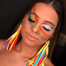 Maquiagem de Carnaval 2024: colorida, glitter, simples e fácil de fazer