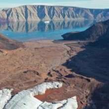A camada de gelo da Gronelândia está derretendo e sendo substituída por vegetação