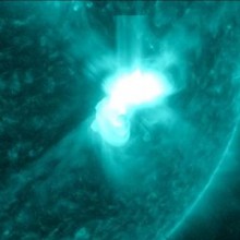 Mancha solar monstruosa é vista em fotos espetaculares