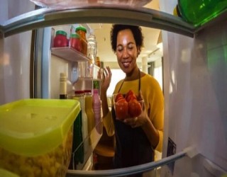 9 alimentos que você guarda na geladeira, mas não deveria